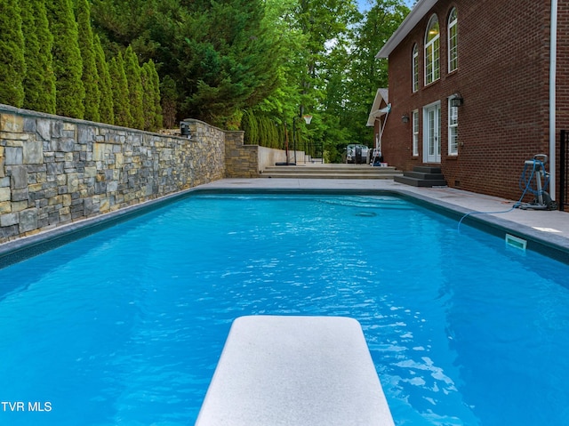 512 Shea Ct, Morristown, TN 37814 - view of pool featuring a diving board and entry steps
