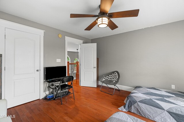 512 Shea Ct, Morristown, TN 37814 - bedroom with wood finished floors and ceiling fan