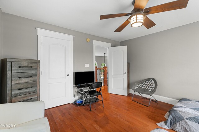 512 Shea Ct, Morristown, TN 37814 - bedroom with wood finished floors and ceiling fan