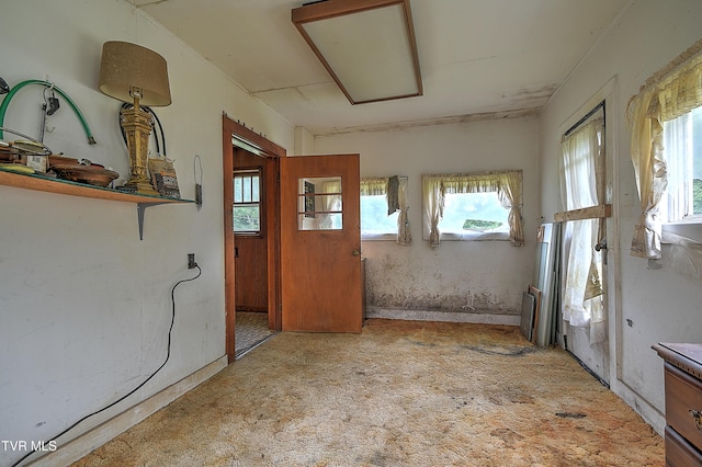 325 Cove Creek Rd, Roan Mountain, TN 37687 - view of entrance foyer