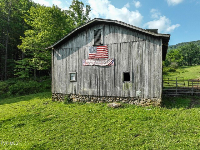 325 Cove Creek Rd, Roan Mountain, TN 37687