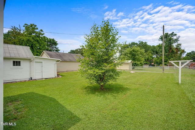1634 Highland St, Kingsport, TN 37664 - view of yard featuring a storage shed