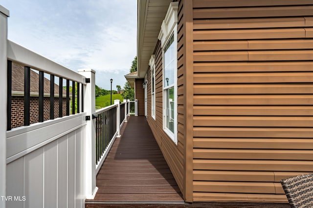 1124 Martingale Sq, Kingsport, TN 37663 - view of deck