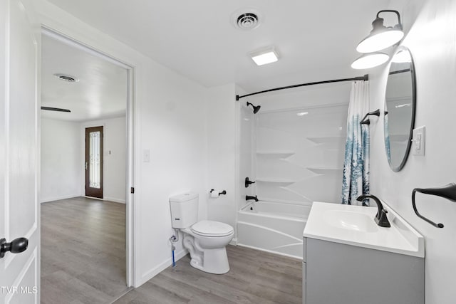 265 Hightop Rd, Midway, TN 37809 - full bath with wood finished floors, vanity, and shower / tub combo with curtain