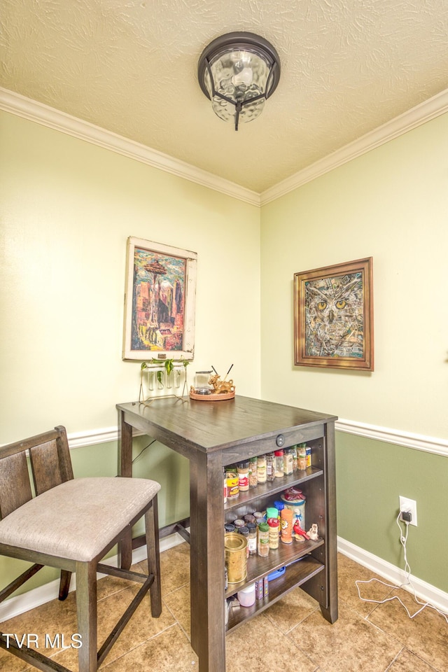 817 NE Wayne Ave Unit 817, Abingdon, VA 24210 - dining area featuring crown molding and a textured ceiling