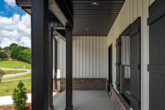 1308 Walnut Grove Rd, Jonesborough, TN 37659 - view of covered porch