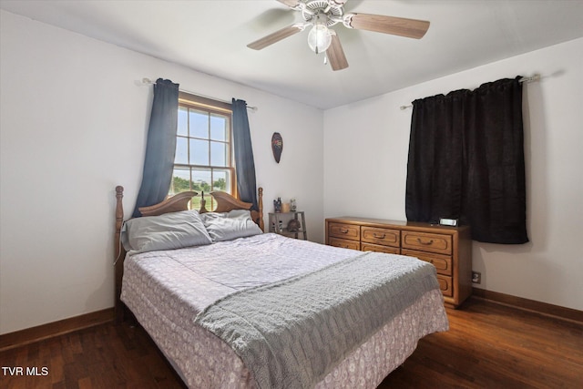 26417 Old Saltworks Rd, Abingdon, VA 24210 - bedroom featuring wood finished floors and ceiling fan