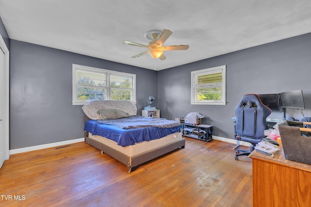 206 Cloverdale Pl, Bristol, TN 37620 - bedroom featuring hardwood / wood-style flooring and a ceiling fan