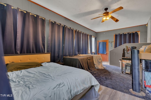 206 Cloverdale Pl, Bristol, TN 37620 - bedroom with wood finished floors and ceiling fan
