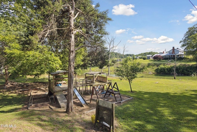 18134 Cleveland Rd, Abingdon, VA 24211 - view of grassy yard with a water view