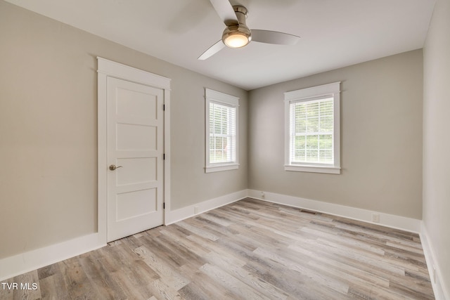3528 Crestwood Dr, Kingsport, TN 37664 - unfurnished room featuring light wood-style floors and a ceiling fan