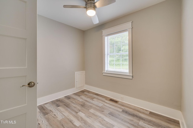 3528 Crestwood Dr, Kingsport, TN 37664 - empty room featuring light wood-style flooring and ceiling fan