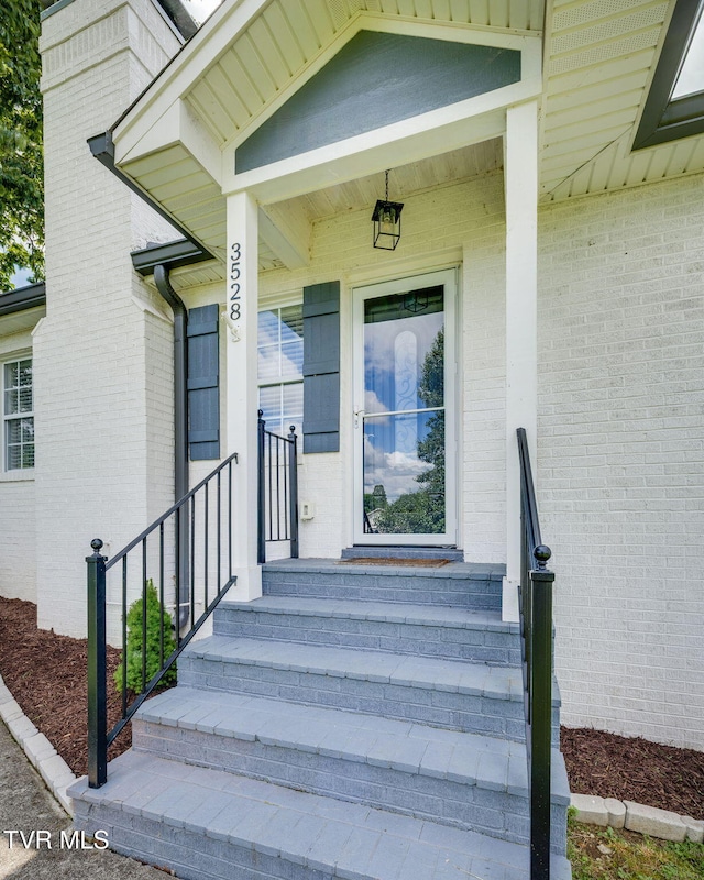 3528 Crestwood Dr, Kingsport, TN 37664 - doorway to property featuring brick siding