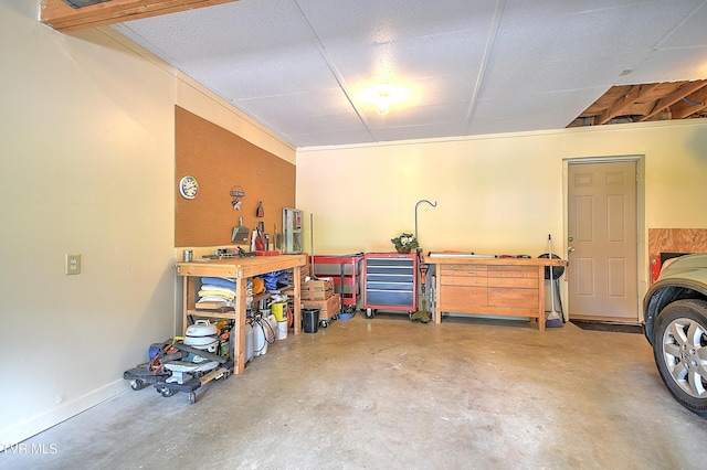 103 Jenny Ln, Jonesborough, TN 37659 - garage with a workshop area