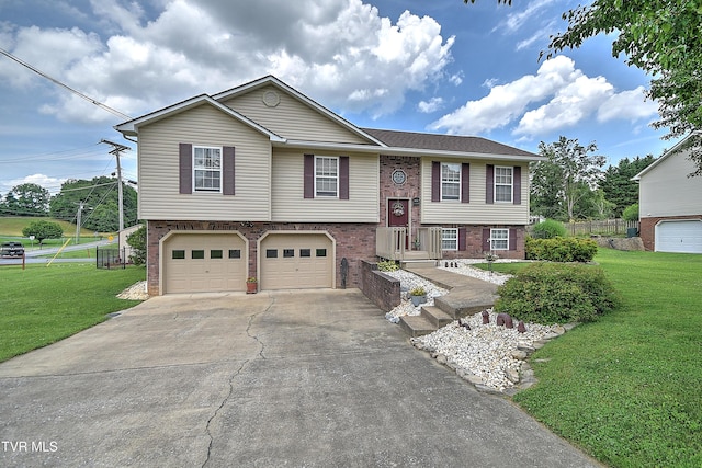 103 Jenny Ln, Jonesborough, TN 37659 - raised ranch featuring a garage, brick siding, and driveway
