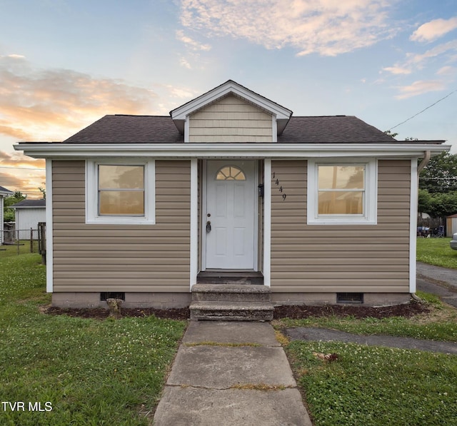 1449 E Sevier Ave, Kingsport, TN 37664 - bungalow-style house with a shingled roof and crawl space