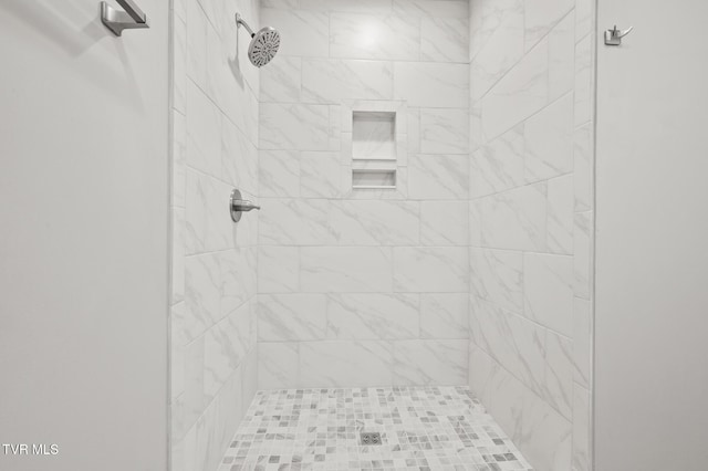 409 Pennsylvania Ave, Bristol, TN 37620 - full bathroom featuring tiled shower