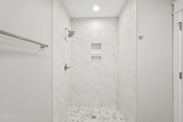 409 Pennsylvania Ave, Bristol, TN 37620 - full bath with a tile shower and recessed lighting