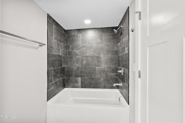 409 Pennsylvania Ave, Bristol, TN 37620 - full bathroom with washtub / shower combination and recessed lighting