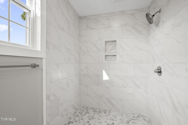 409 Pennsylvania Ave, Bristol, TN 37620 - bathroom featuring a tile shower