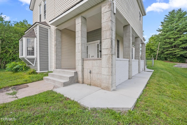 409 Pennsylvania Ave, Bristol, TN 37620 - entrance to property featuring a yard and a porch