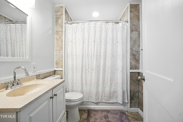 169 Mays Rd, Elizabethton, TN 37643 - bathroom featuring vanity and shower / tub combo