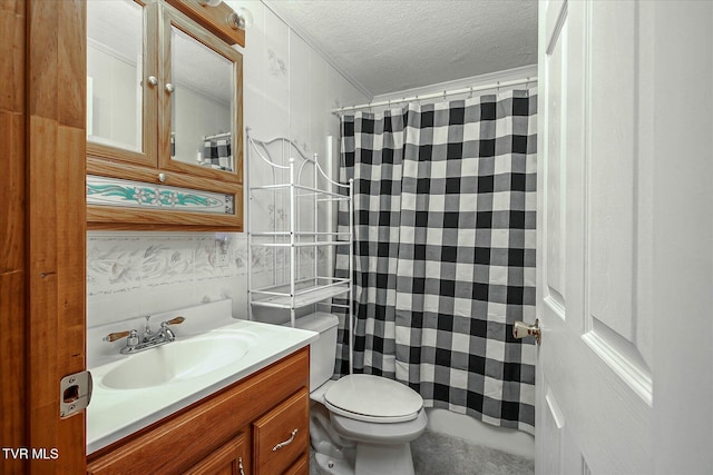 227 Jonesboro Dr, Bluff City, TN 37618 - full bathroom featuring a textured ceiling, vanity, and curtained shower