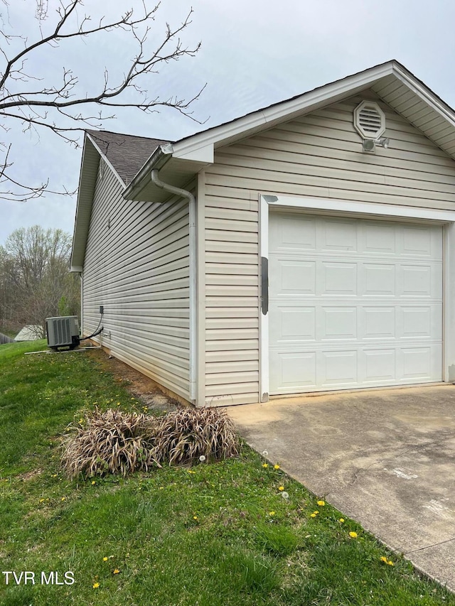 1107 Skyline Dr, Jonesborough, TN 37659 - view of property exterior with driveway, an attached garage, and a yard