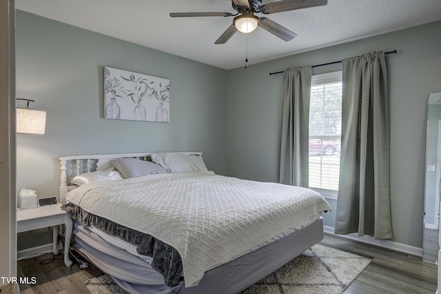 33 Mockingbird Ct, Jonesborough, TN 37659 - bedroom featuring wood finished floors, a textured ceiling, and a ceiling fan