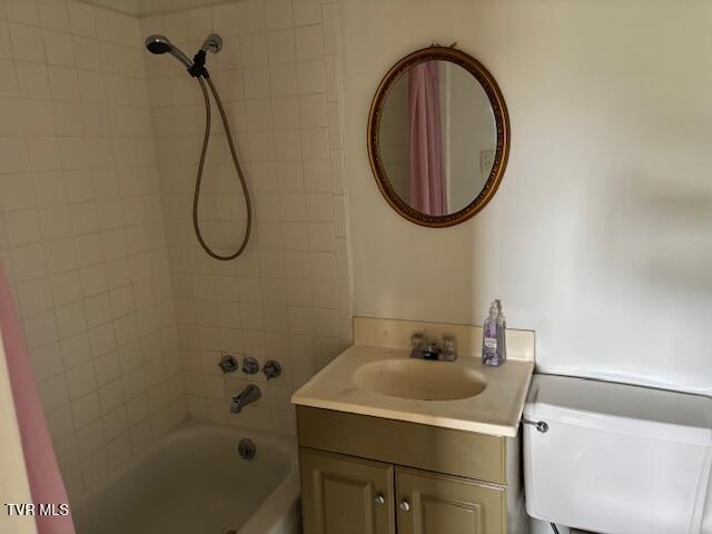 1085 Carriage Cir Unit 301, Bristol, VA 24201 - full bath featuring vanity and  shower combination
