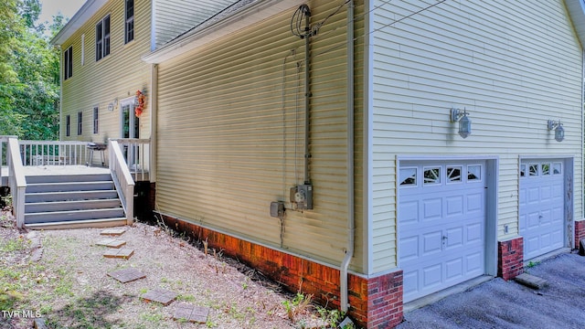 566 Beechwood Rd, Kingsport, TN 37663 - view of property exterior with a deck and an attached garage