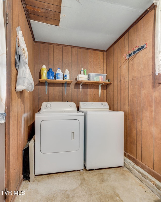 221 Mcfarland Dr, Kingsport, TN 37664 - laundry area featuring independent washer and dryer and wooden walls