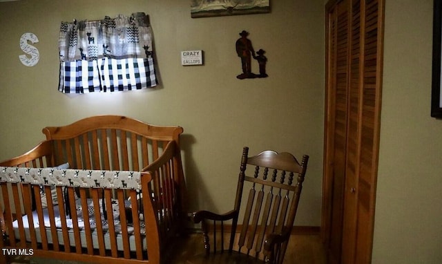 3219 Dungannon Rd, Coeburn, VA 24230 - bedroom featuring a crib and baseboards