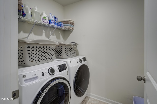 194 Wanderlust Ct, Johnson City, TN 37604 - laundry area with separate washer and dryer and baseboards
