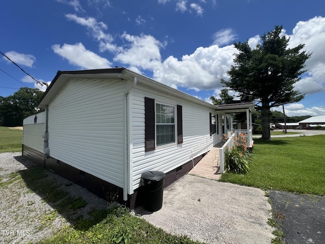 505 NE Lake St, Wise, VA 24293 - view of side of property featuring crawl space and a yard
