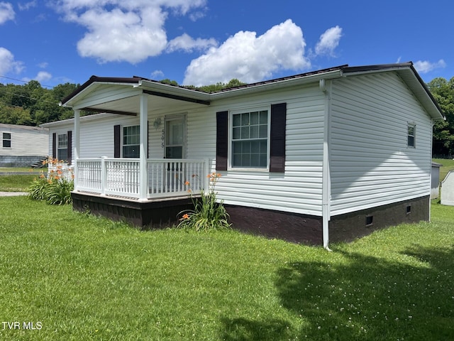 505 NE Lake St, Wise, VA 24293 - view of side of property featuring a lawn, covered porch, and crawl space