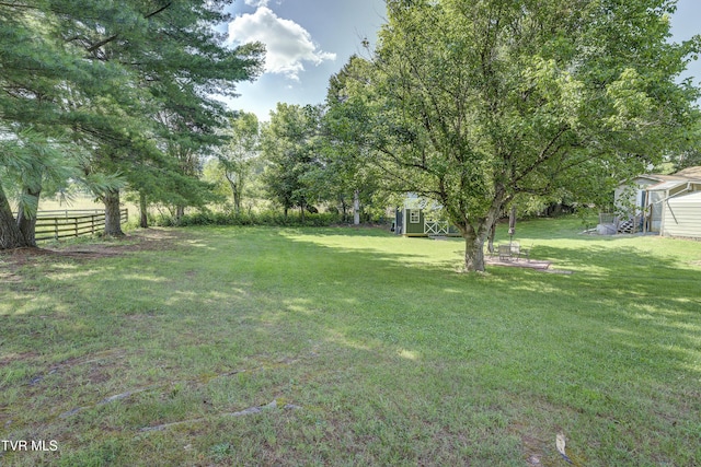 1277 Cooks Valley Rd, Kingsport, TN 37664 - view of yard featuring a storage unit