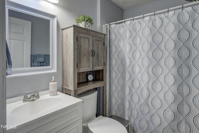 1277 Cooks Valley Rd, Kingsport, TN 37664 - bathroom with vanity and a shower with shower curtain