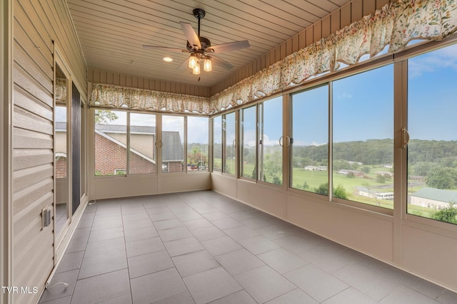 397 Ridgecrest Rd, Jonesborough, TN 37659 - unfurnished sunroom featuring a ceiling fan