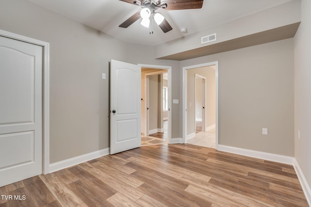 397 Ridgecrest Rd, Jonesborough, TN 37659 - unfurnished bedroom with light wood-type flooring, a ceiling fan, and a closet