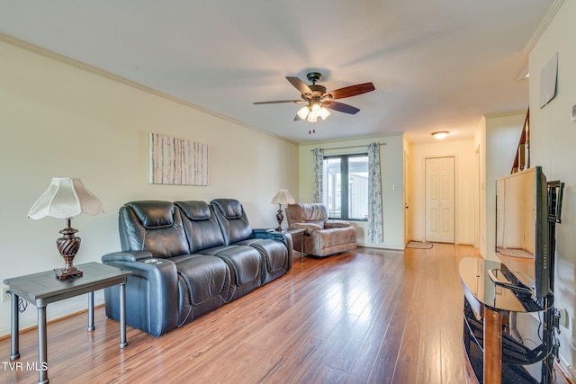 151 Woodcrest Ln Unit 0, Bristol, VA 24201 - living area with ceiling fan, light wood-style flooring, and ornamental molding