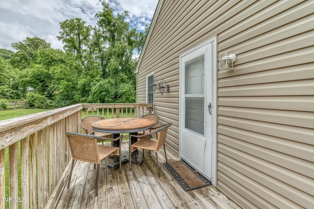 2344 Anderson St, Bristol, TN 37620 - wooden deck with outdoor dining area