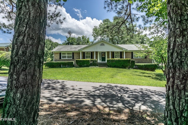 2449 Jennings Dr, Kingsport, TN 37660 - photo 1