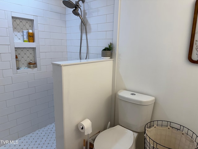 700 NW The Terrace St Unit D, Norton, VA 24273 - bathroom featuring a tile shower and toilet