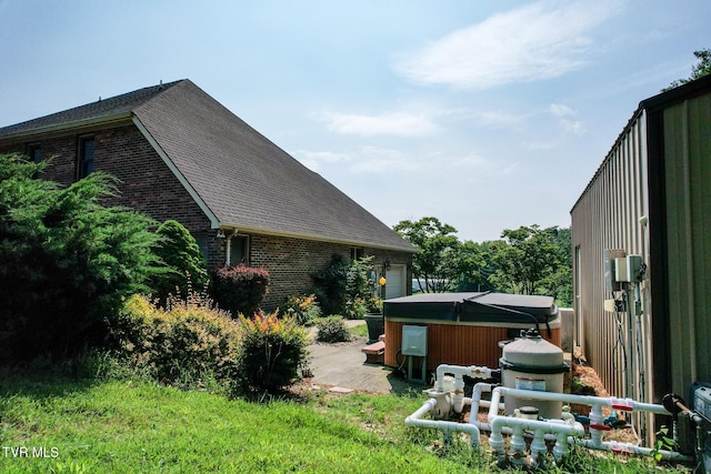 945 Dashaway Rd, Chuckey, TN 37641 - view of yard featuring a hot tub