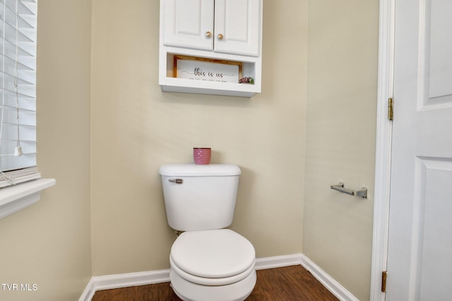 208 Hallock Pl, Abingdon, VA 24210 - bathroom featuring wood finished floors
