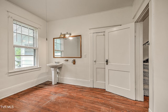 1149 Moorland Ave, Bristol, VA 24201 - bathroom with wood finished floors and baseboards