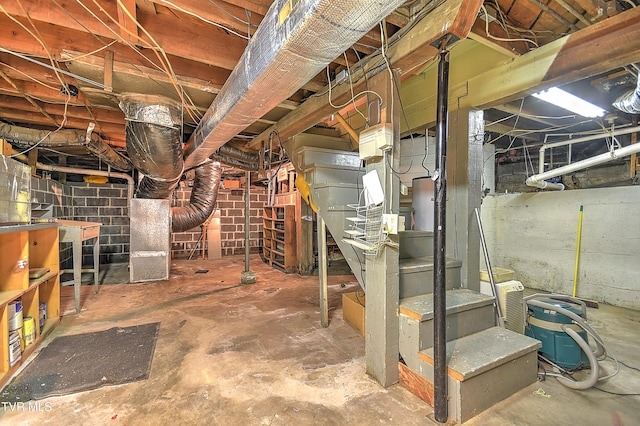 1149 Moorland Ave, Bristol, VA 24201 - unfinished below grade area with stairway