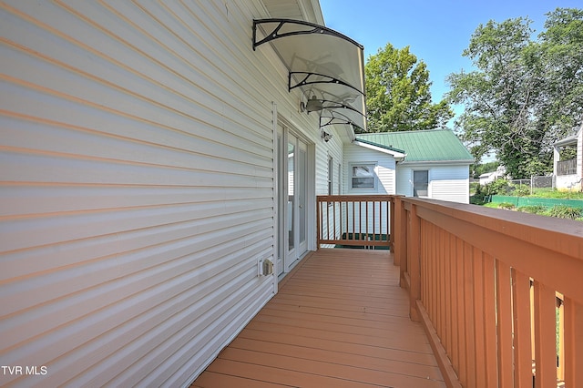 307 Tween Hills Rd, Bristol, TN 37620 - view of wooden deck