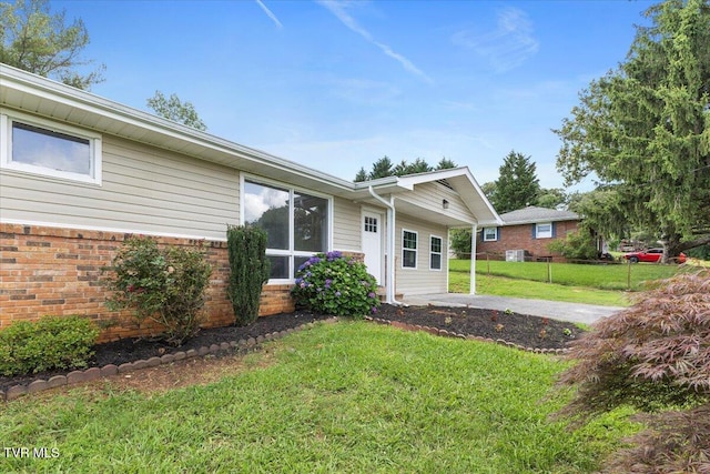 419 Ashville Ave, Mount Carmel, TN 37645 - photo 2